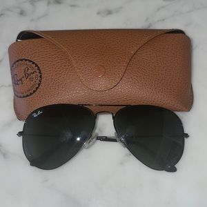 Black Rayban Aviator Classic